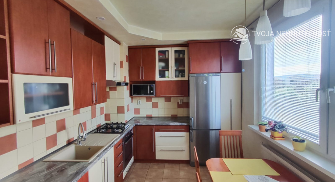 REZERVOVANÝ ... 3 izbový byt so skvelým výhľadom Tomášikova ulica, zrekonštruovaný, s klimatizáciou