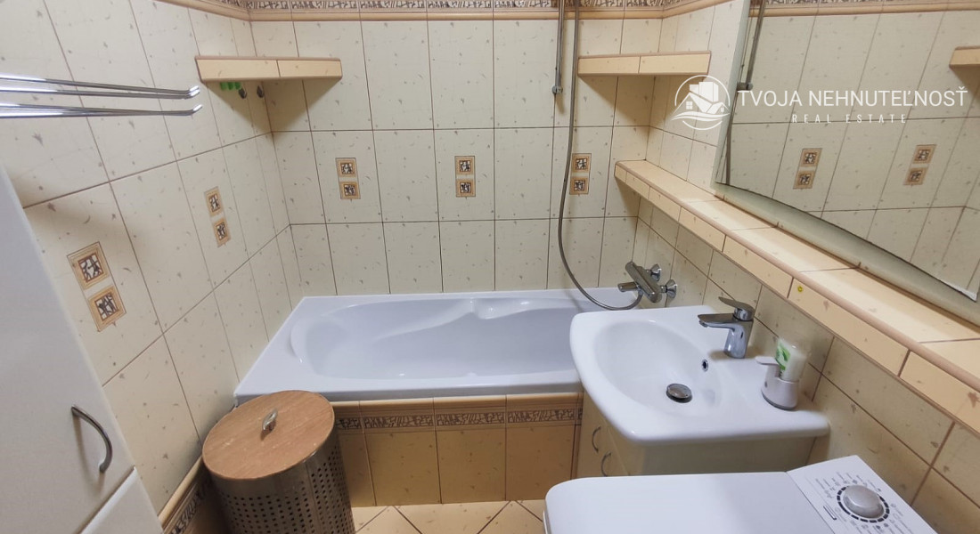 REZERVOVANÝ ... 3 izbový byt so skvelým výhľadom Tomášikova ulica, zrekonštruovaný, s klimatizáciou