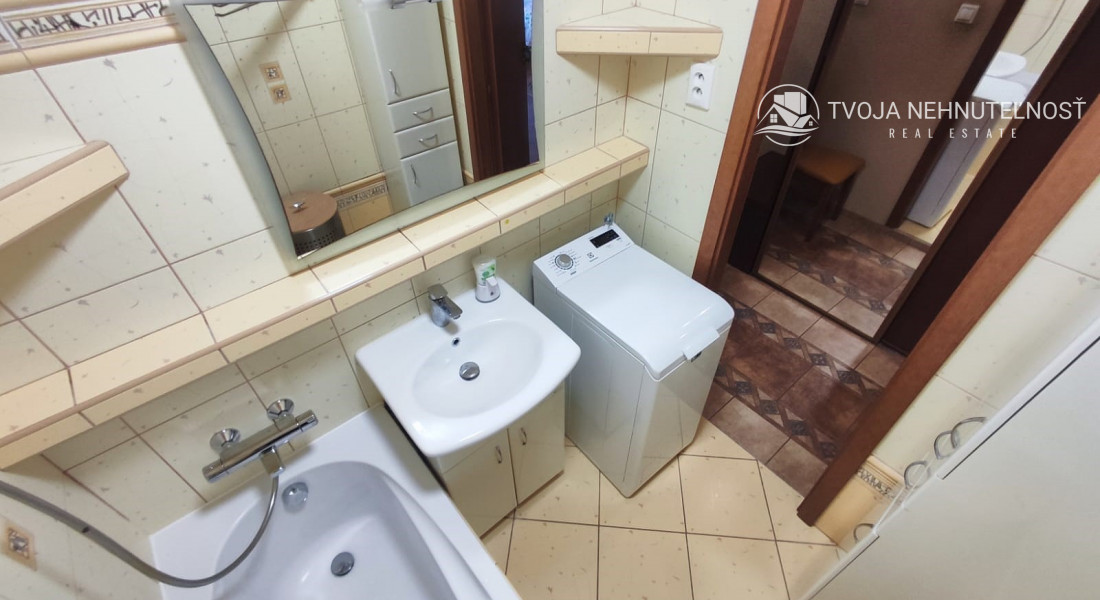 REZERVOVANÝ ... 3 izbový byt so skvelým výhľadom Tomášikova ulica, zrekonštruovaný, s klimatizáciou