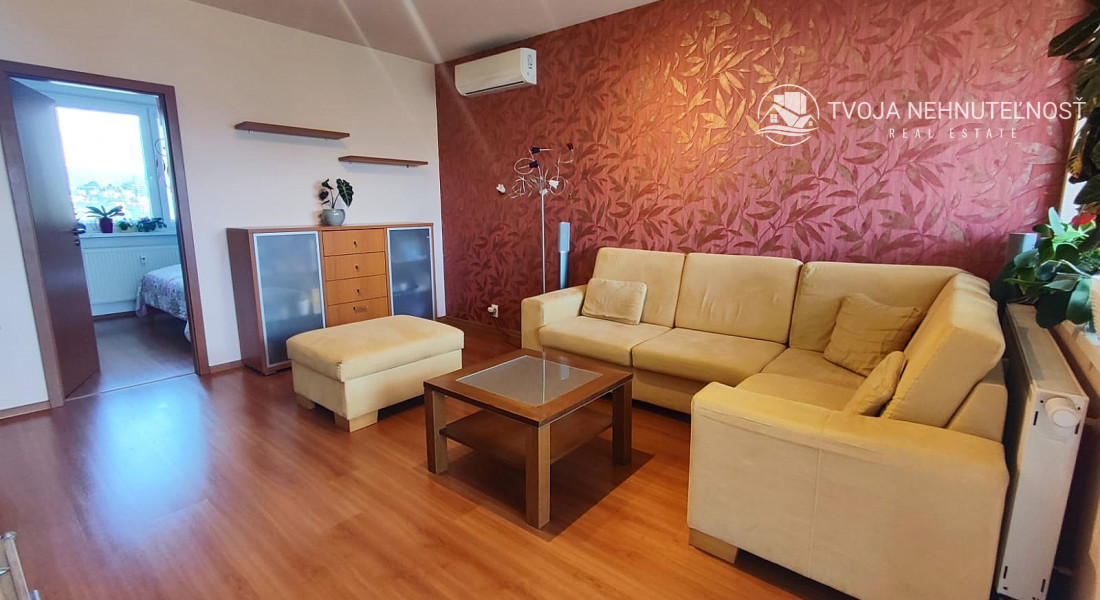 REZERVOVANÝ ... 3 izbový byt so skvelým výhľadom Tomášikova ulica, zrekonštruovaný, s klimatizáciou