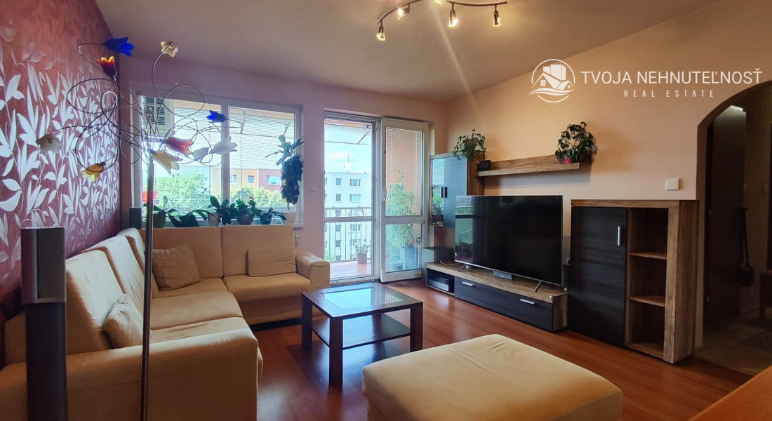 REZERVOVANÝ ... 3 izbový byt so skvelým výhľadom Tomášikova ulica, zrekonštruovaný, s klimatizáciou