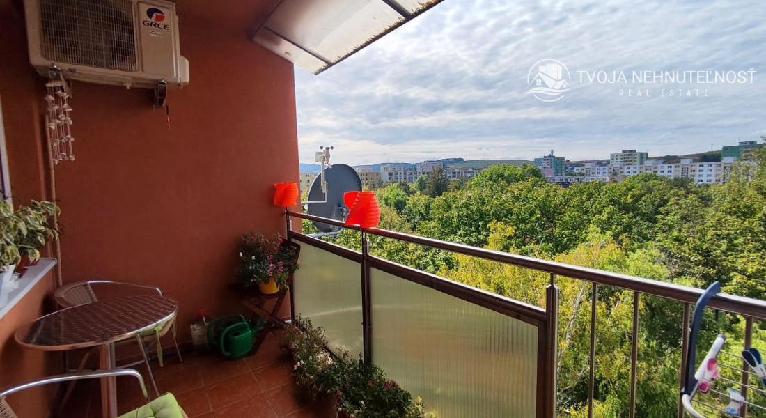 REZERVOVANÝ ... 3 izbový byt so skvelým výhľadom Tomášikova ulica, zrekonštruovaný, s klimatizáciou