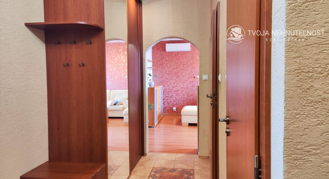 REZERVOVANÝ ... 3 izbový byt so skvelým výhľadom Tomášikova ulica, zrekonštruovaný, s klimatizáciou