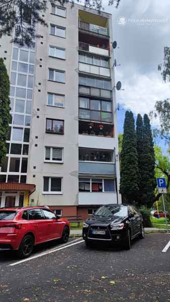 REZERVOVANÝ ... 3 izbový byt so skvelým výhľadom Tomášikova ulica, zrekonštruovaný, s klimatizáciou