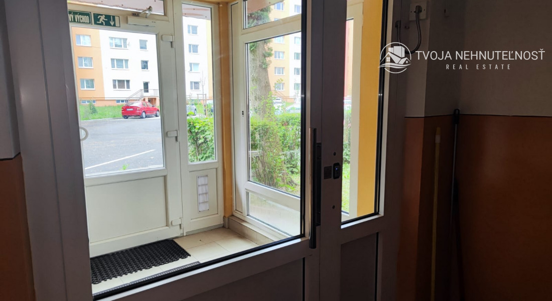 REZERVOVANÝ ... 3 izbový byt so skvelým výhľadom Tomášikova ulica, zrekonštruovaný, s klimatizáciou