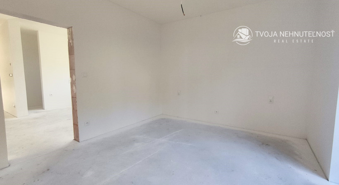 Bývajte do 2 mesiacov - zdravý tehlový 4 izbový dom Medzany, pozemok 589 m2