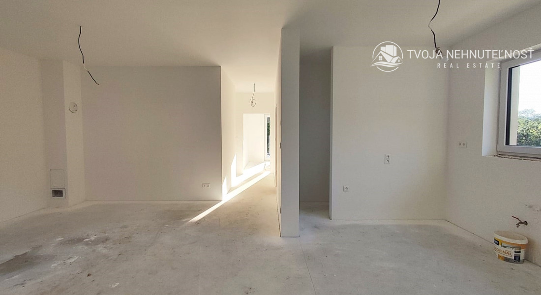 Bývajte do 2 mesiacov - zdravý tehlový 4 izbový dom Medzany, pozemok 589 m2