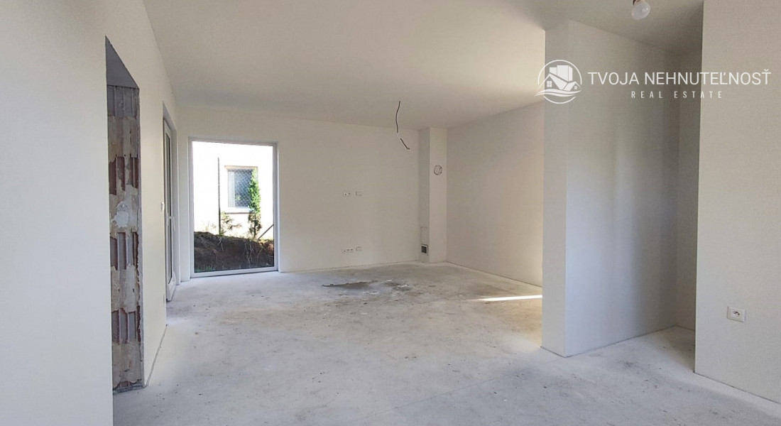 Bývajte do 2 mesiacov - zdravý tehlový 4 izbový dom Medzany, pozemok 589 m2