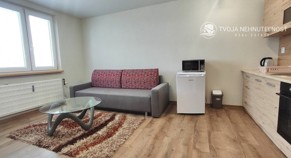 Prenajatá do 1.11.2026...Priestranná zariadená garsónka pre 1-2 osoby, Kotrádova ulica, Prešov