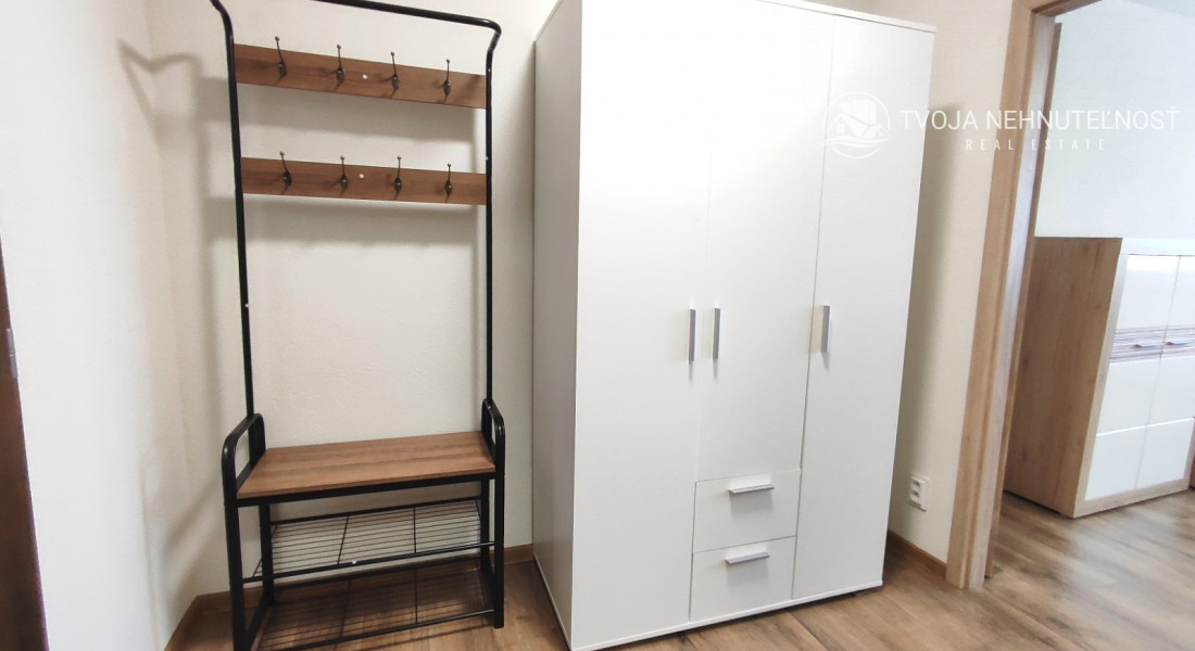 Prenajatá do 1.11.2026...Priestranná zariadená garsónka pre 1-2 osoby, Kotrádova ulica, Prešov