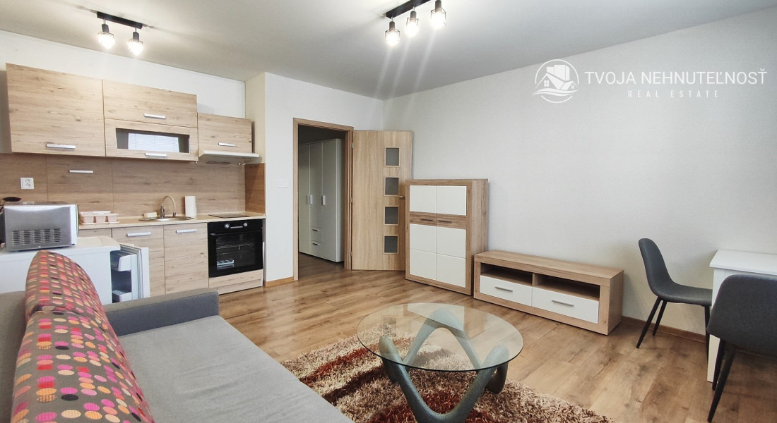 Prenajatá do 1.11.2026...Priestranná zariadená garsónka pre 1-2 osoby, Kotrádova ulica, Prešov