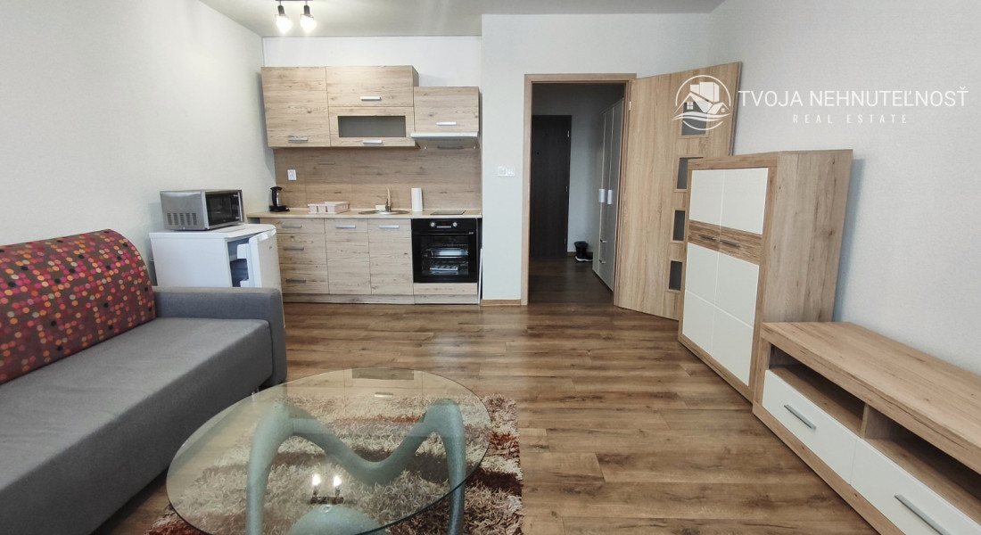 Prenajatá do 1.11.2026...Priestranná zariadená garsónka pre 1-2 osoby, Kotrádova ulica, Prešov