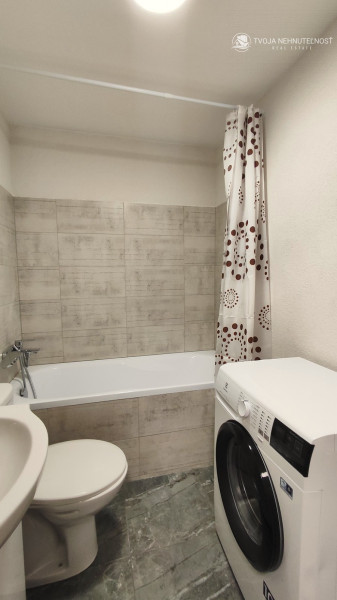 Prenajatá do 1.11.2026...Priestranná zariadená garsónka pre 1-2 osoby, Kotrádova ulica, Prešov