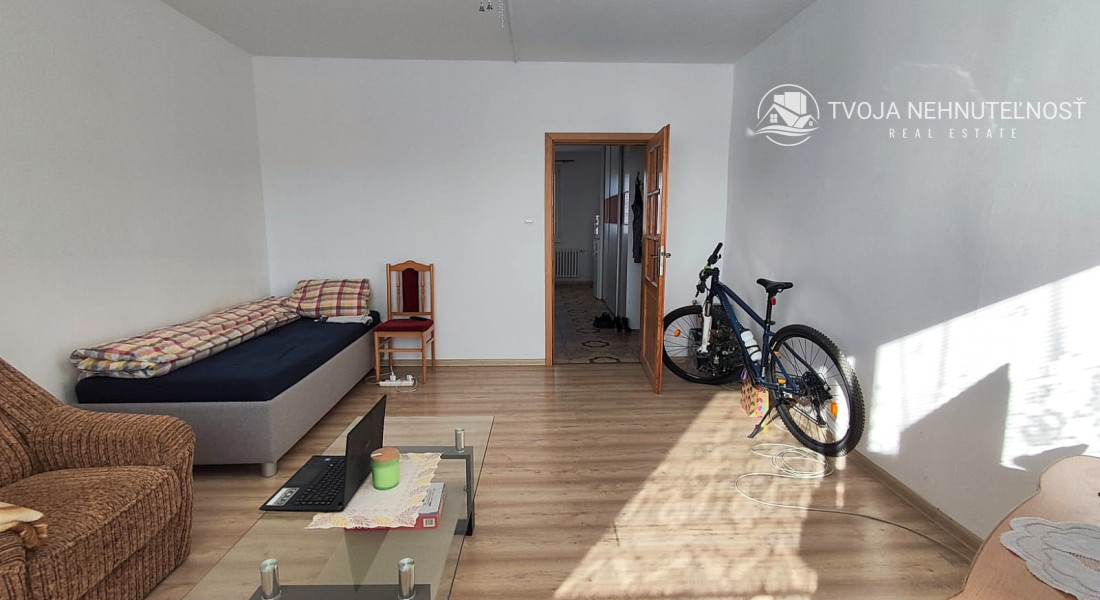 1 izbový byt s krásnym výhľadom Švábska, 42 m2, po rekonštrukcii, 8.poschodie