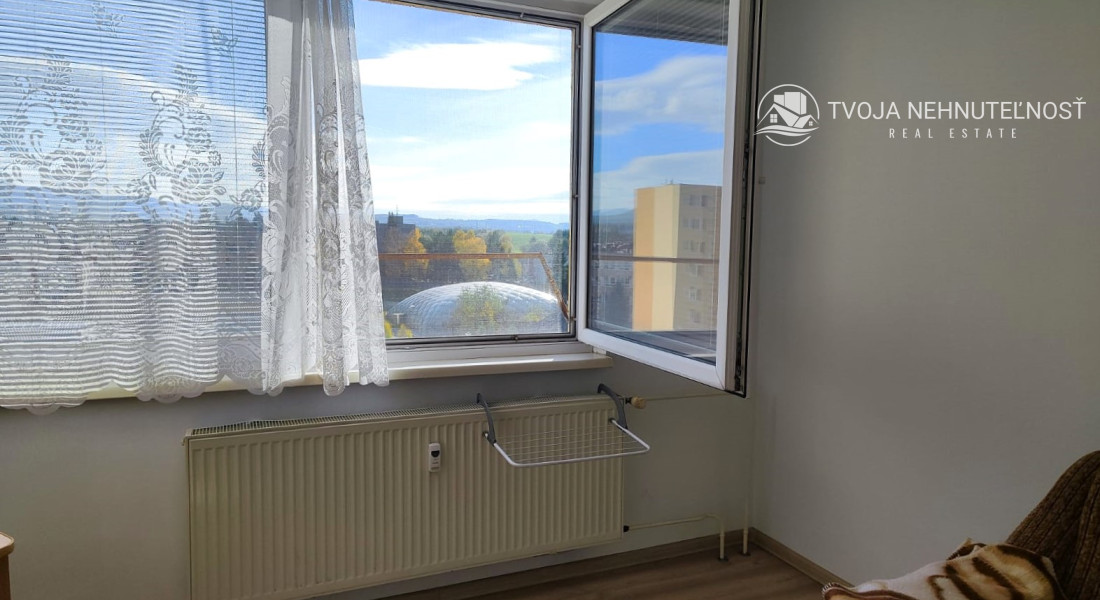 1 izbový byt s krásnym výhľadom Švábska, 42 m2, po rekonštrukcii, 8.poschodie