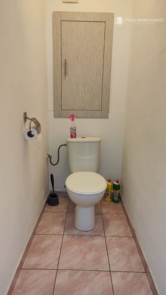 1 izbový byt s krásnym výhľadom Švábska, 42 m2, po rekonštrukcii, 8.poschodie