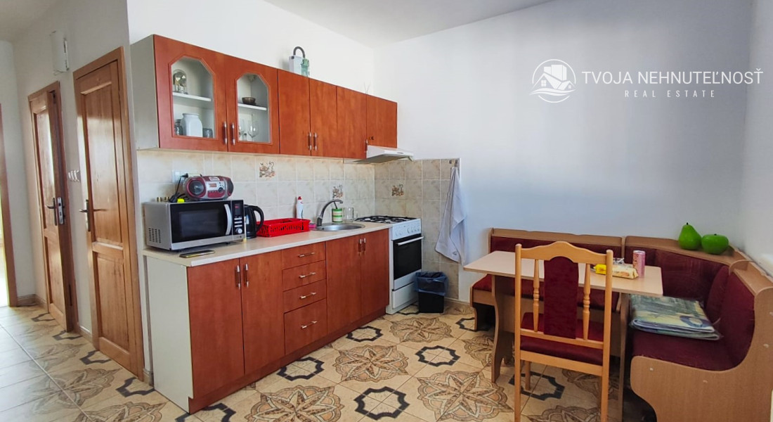 1 izbový byt s krásnym výhľadom Švábska, 42 m2, po rekonštrukcii, 8.poschodie