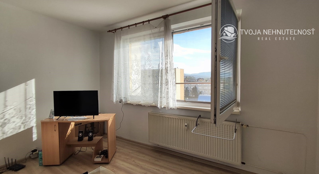 1 izbový byt s krásnym výhľadom Švábska, 42 m2, po rekonštrukcii, 8.poschodie