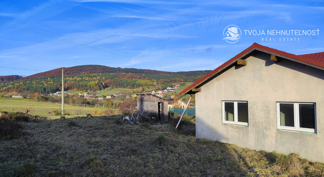 5 izbový rodinný holodom na veľkorysom pozemku 1050 m2 v obci Podhorany