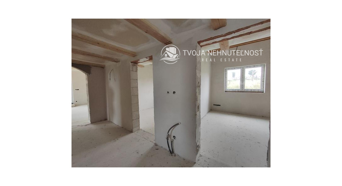 5 izbový rodinný holodom na veľkorysom pozemku 1050 m2 v obci Podhorany