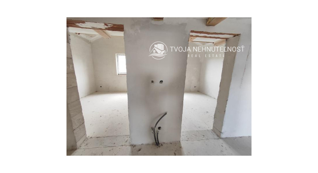 5 izbový rodinný holodom na veľkorysom pozemku 1050 m2 v obci Podhorany