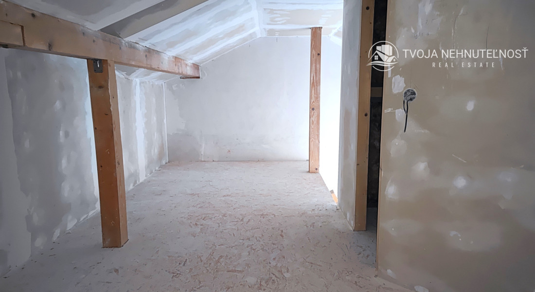 5 izbový rodinný holodom na veľkorysom pozemku 1050 m2 v obci Podhorany