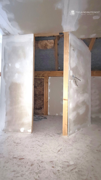 5 izbový rodinný holodom na veľkorysom pozemku 1050 m2 v obci Podhorany