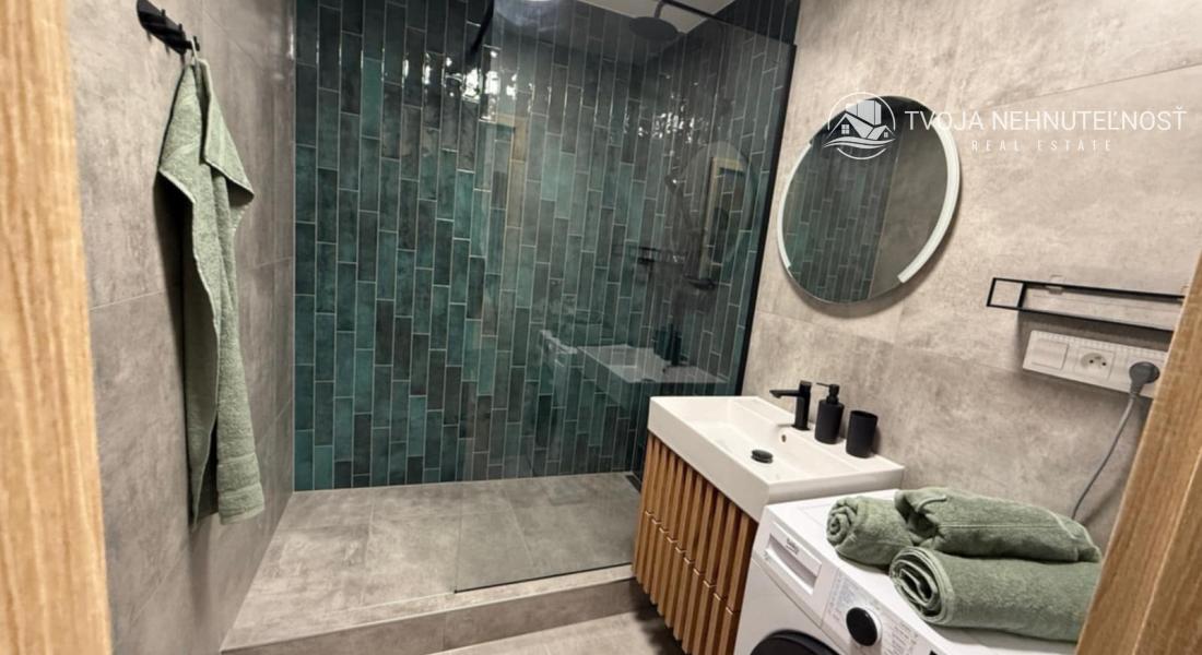 1 izbový byt s krásnym výhľadom Švábska, 42 m2, po rekonštrukcii, 8.poschodie