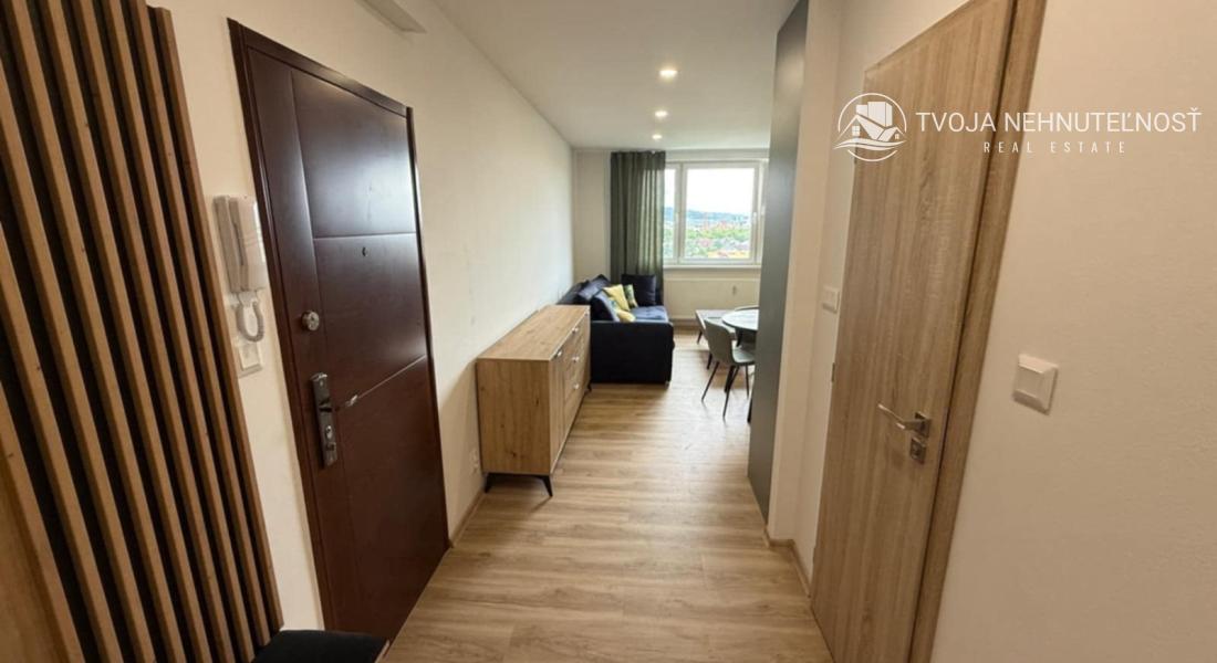 1 izbový byt s krásnym výhľadom Švábska, 42 m2, po rekonštrukcii, 8.poschodie