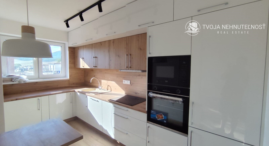 Posledný tehlový 3 izbový rodinný dom na pozemku 280 m2, 2 parkovacie miesta, terasa, záhrada