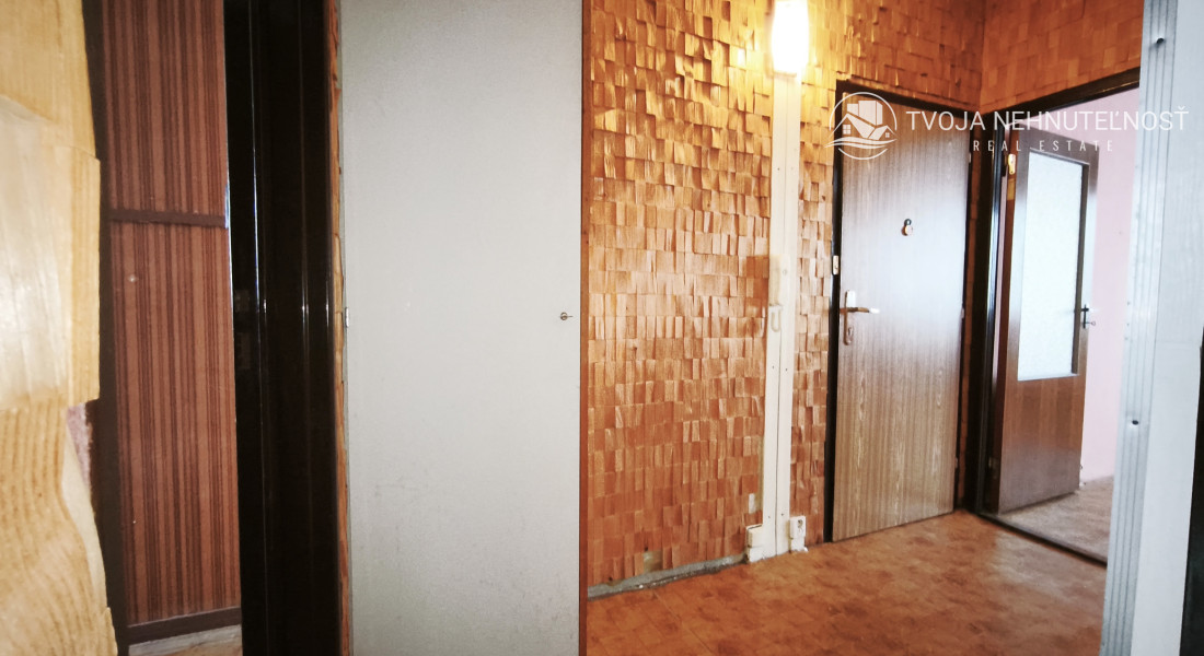 Na predaj vyprataný 2 izbový byt 50 m2, v pôvodnom stave v skvelej lokalite KVP, Jasuschova ulica