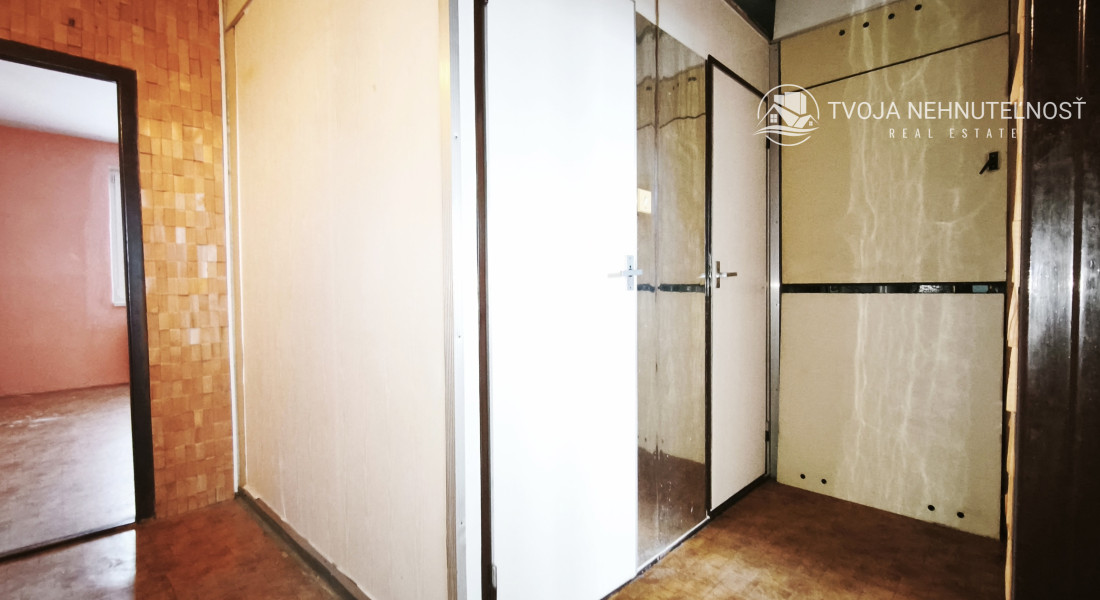 Na predaj vyprataný 2 izbový byt 50 m2, v pôvodnom stave v skvelej lokalite KVP, Jasuschova ulica