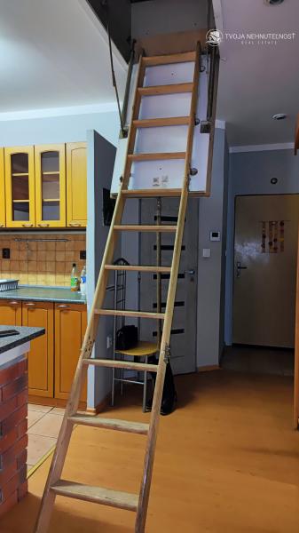 Voľný ihneď.....2 izbový byt Levočská ulica, vlastné kúrenie, balkón, zariadený