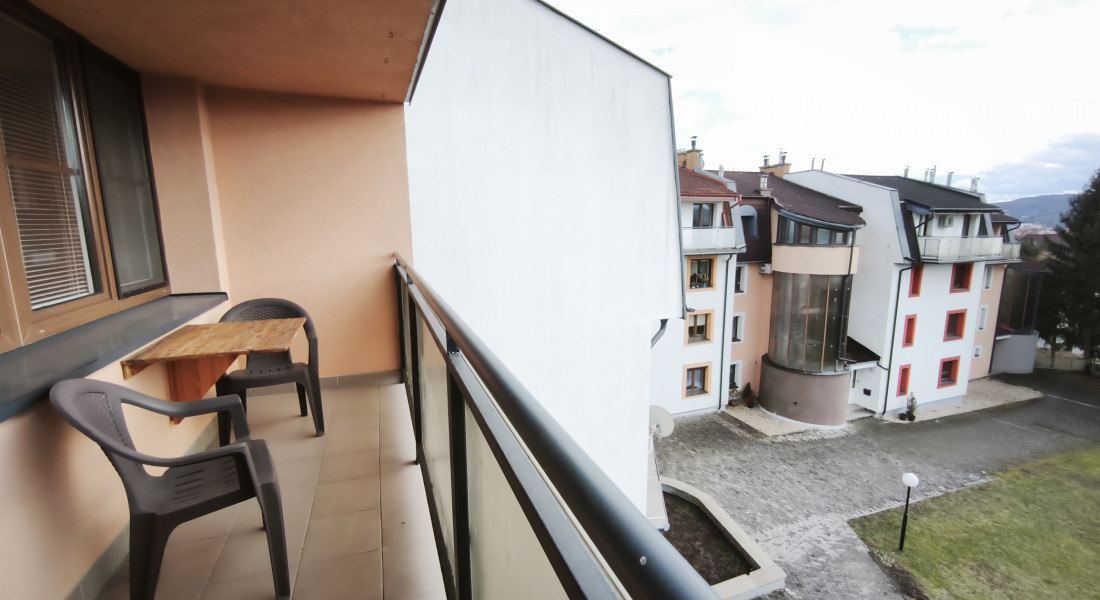 Ihneď voľný 3 izbový priestranný byt s veľkým balkónom, Veselá ulica, zariadený