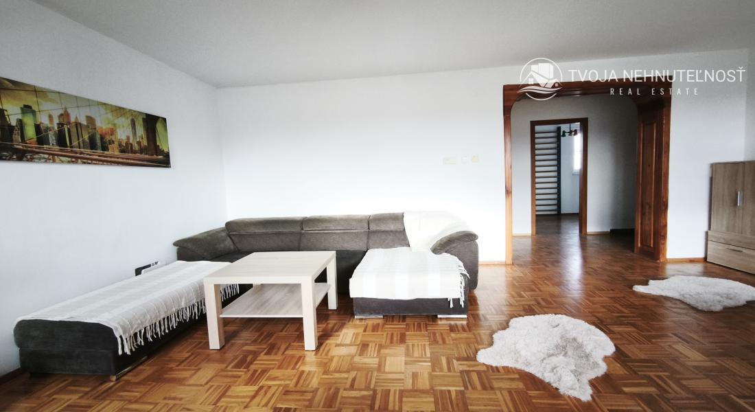 Ihneď voľný 3 izbový priestranný byt s veľkým balkónom, Veselá ulica, zariadený