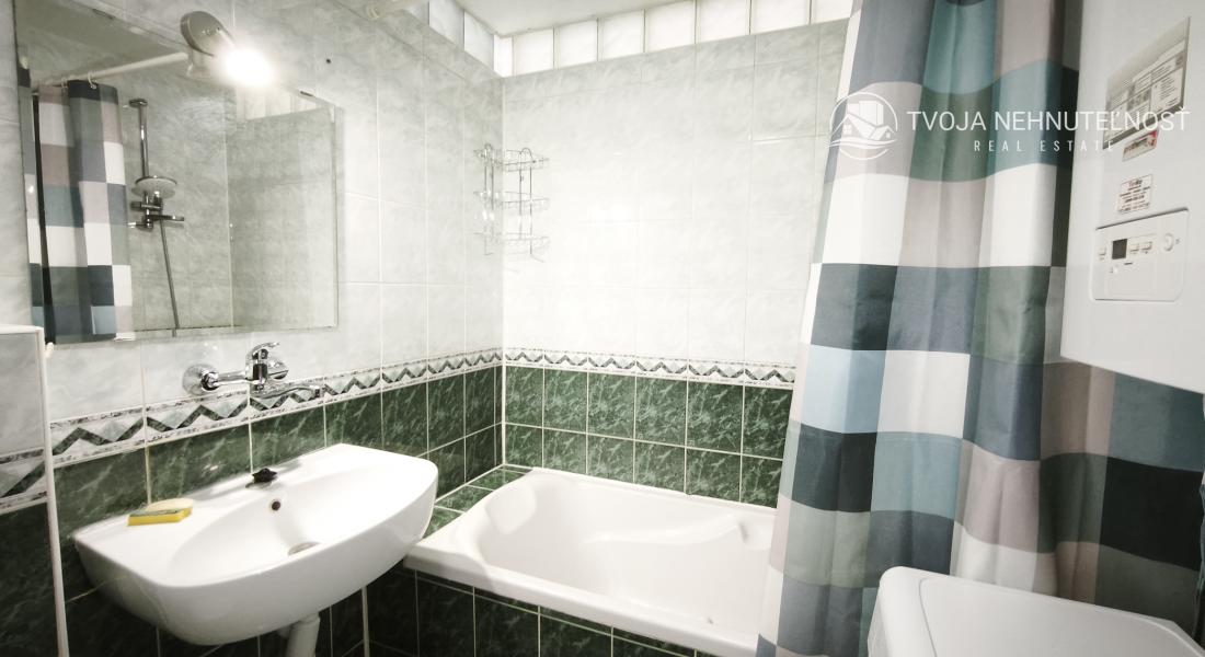 Ihneď voľný 3 izbový priestranný byt s veľkým balkónom, Veselá ulica, zariadený