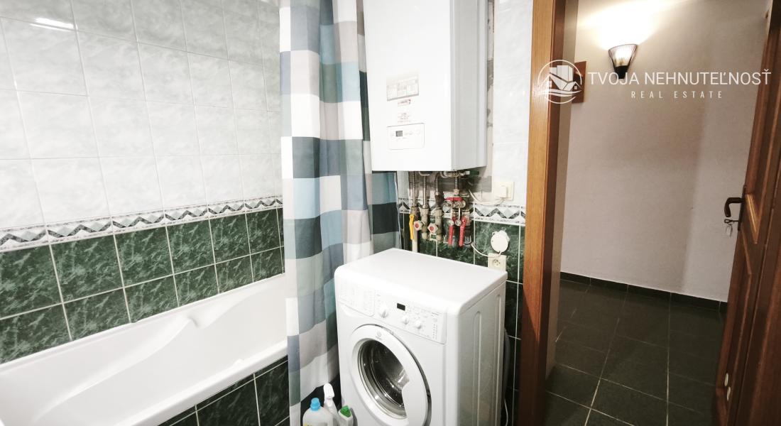 Ihneď voľný 3 izbový priestranný byt s veľkým balkónom, Veselá ulica, zariadený