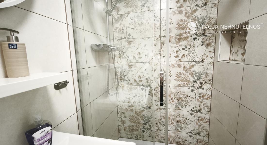 Voľný ihneď ... prenájom zrekonštruovaný 2 izbový byt s loggiou Československej armády, zariadený