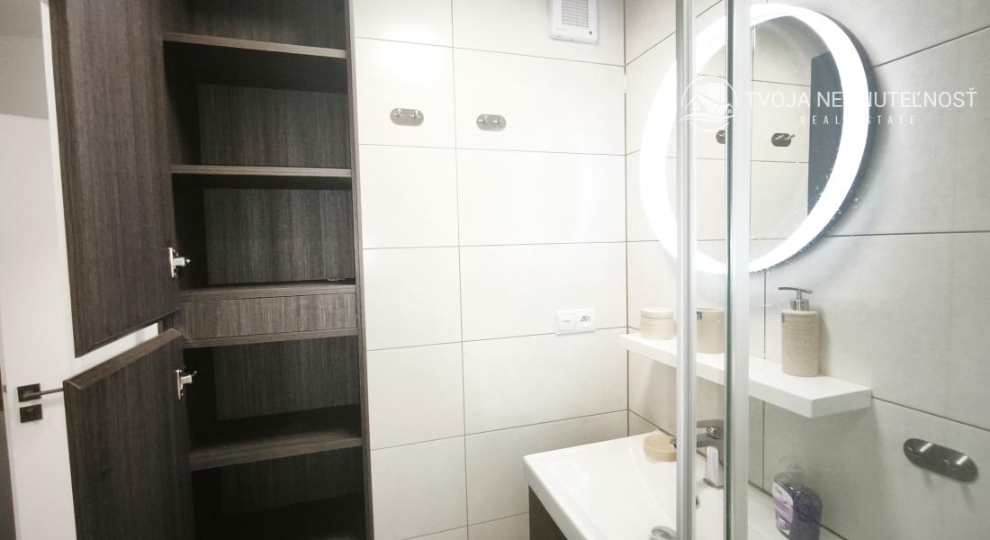 Voľný ihneď ... prenájom zrekonštruovaný 2 izbový byt s loggiou Československej armády, zariadený