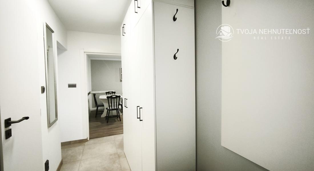 Voľný ihneď ... prenájom zrekonštruovaný 2 izbový byt s loggiou Československej armády, zariadený