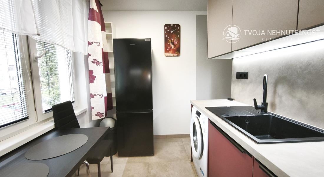 Voľný ihneď ... prenájom zrekonštruovaný 2 izbový byt s loggiou Československej armády, zariadený