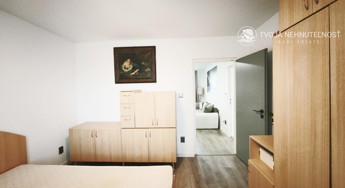 Voľný ihneď ... prenájom zrekonštruovaný 2 izbový byt s loggiou Československej armády, zariadený