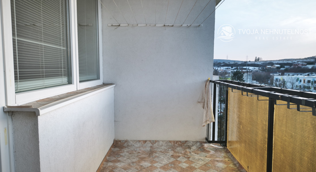 Na predaj lukratívny 4 izbový byt s nadrozmernou loggiou, Mirka Nešpora pri MŠ, pôvodný stav