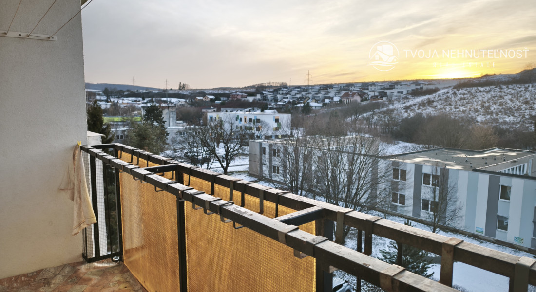 Na predaj lukratívny 4 izbový byt s nadrozmernou loggiou, Mirka Nešpora pri MŠ, pôvodný stav