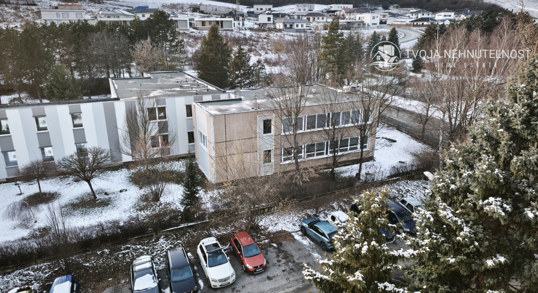 Na predaj lukratívny 4 izbový byt s nadrozmernou loggiou, Mirka Nešpora pri MŠ, pôvodný stav