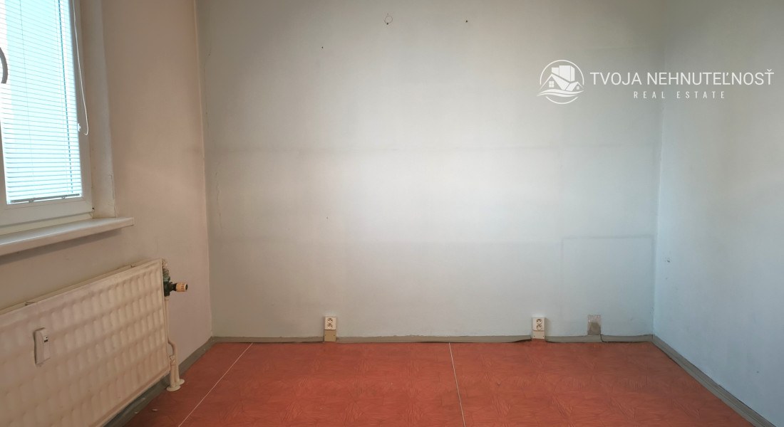 Na predaj lukratívny 4 izbový byt s nadrozmernou loggiou, Mirka Nešpora pri MŠ, pôvodný stav