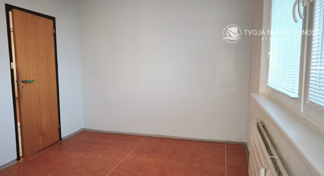 Na predaj lukratívny 4 izbový byt s nadrozmernou loggiou, Mirka Nešpora pri MŠ, pôvodný stav