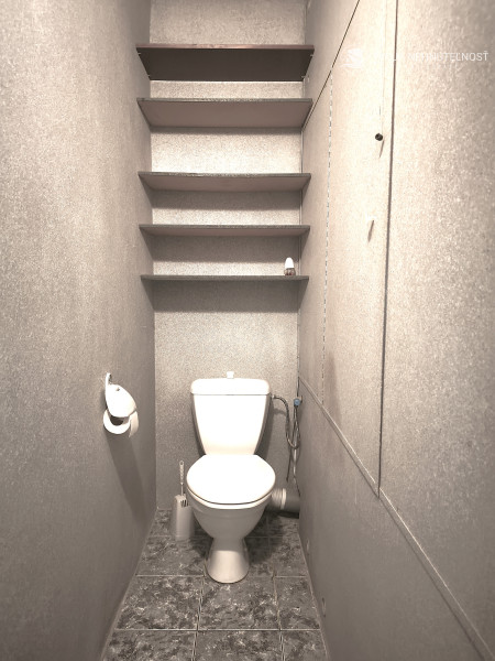 Na predaj lukratívny 4 izbový byt s nadrozmernou loggiou, Mirka Nešpora pri MŠ, pôvodný stav