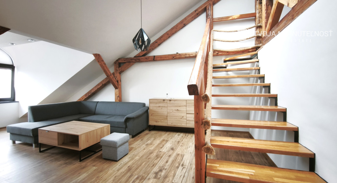 Atypický viacúrovňový mezonet v centre mesta pre 4-6 ľudí, Slovenská ulica, s parkovaním