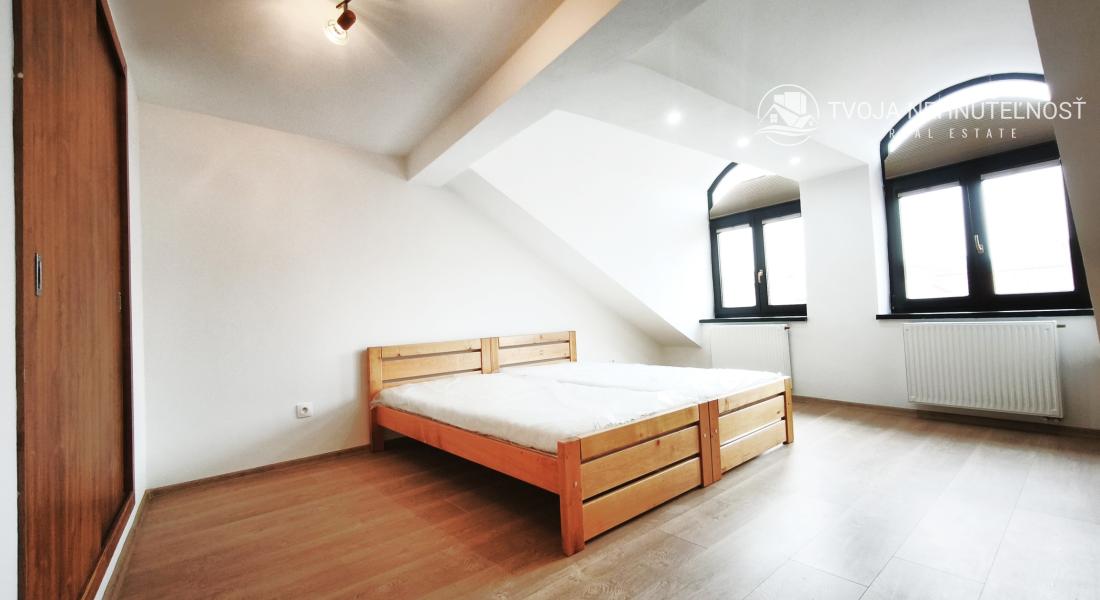 Atypický viacúrovňový mezonet v centre mesta pre 4-6 ľudí, Slovenská ulica, s parkovaním